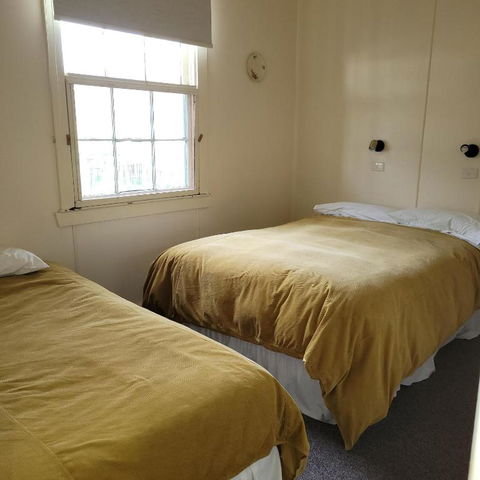 Pub In The Paddock - Tourism TAS 2