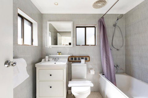 Pyrmont Self-Contained Terrace House (64 BUL) - Tourism TAS 3