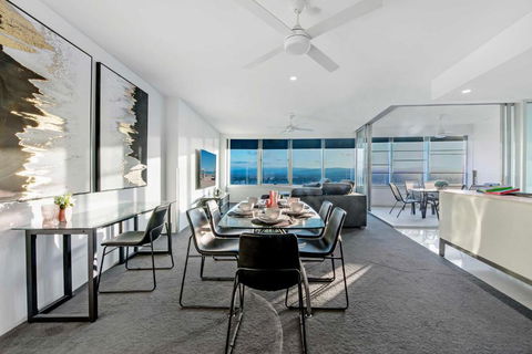 Q Tower At Surfers Paradise - From Level 3 - Private & Self Contained Apartments - Tourism TAS 3