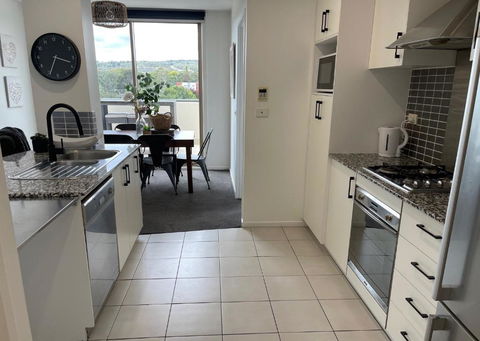 Qbn Cracker: 2BR, 2BA, 2 Secure B/ Ment Car Parks - Hobart Tourism 3