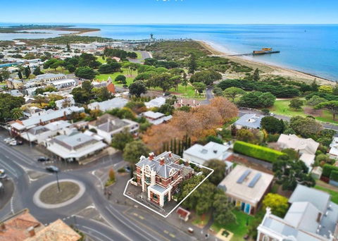 QPO QUEENSCLIFF - Tourism TAS 1