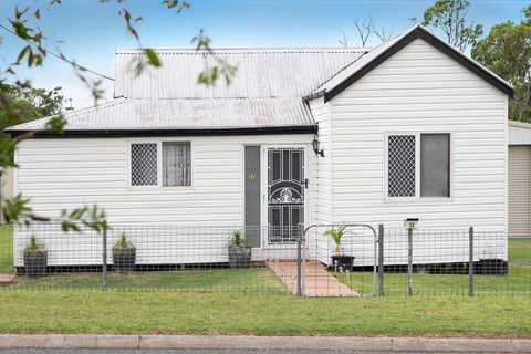 Quaint 2 Bedroom Fully Furnished Cottage - Tourism TAS 0