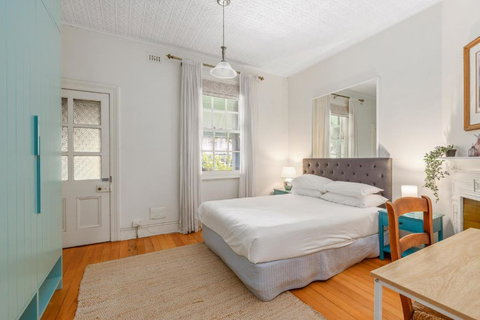 Quaint 3-Bed Heritage Home In The Heart Of Sydney - Tourism TAS 1