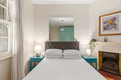 Quaint 3-Bed Heritage Home In The Heart Of Sydney - Tourism TAS 0