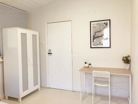 Quaint Double Or Queen Room - Mins To Stations&UNSW - Shared Bathroom - Tourism TAS 2