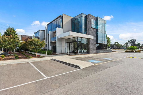 Quality Hotel Taylors Lakes - Tourism TAS 2