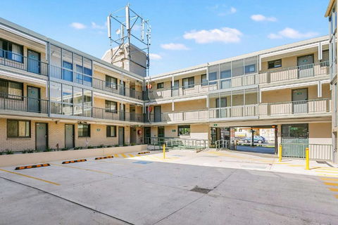 Quality Inn Sunshine Haberfield - Tourism TAS 3