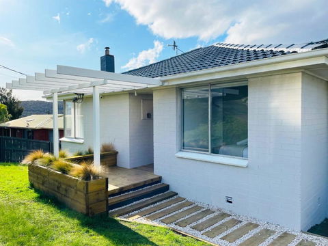 Quarry House - Bright And Renovated! - Tourism TAS 3