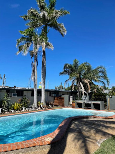 Queens Beach Hotel - Tourism TAS 2