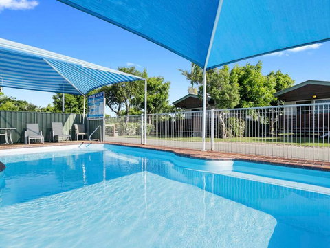 Queens Beach Tourist Village - Tourism TAS 3