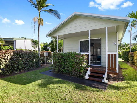 Queens Beach Tourist Village - Tourism TAS 1