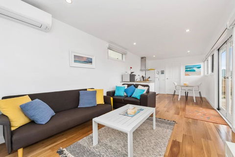 Quiet, Luxurious Guest House - Couples Retreat - Tourism TAS 3