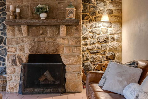 Quigtoo Cottage - Beautiful 4BR Stone Cottage L WiFi L Bath L Garden - Tourism TAS 3