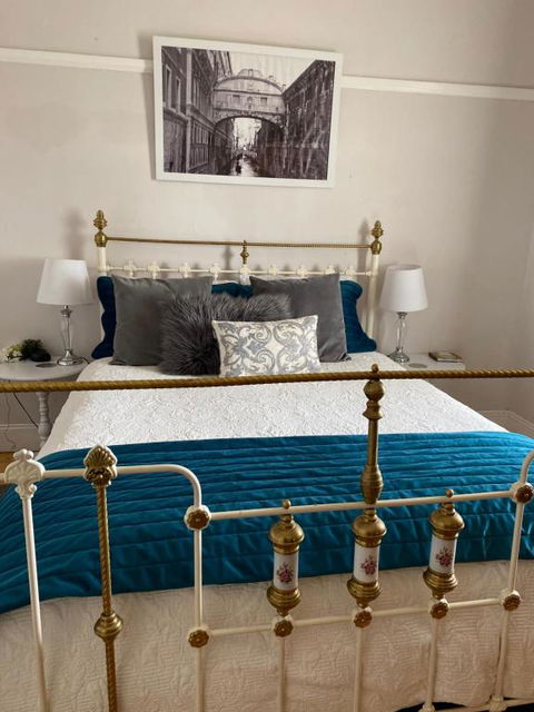 R&R Blue Diamond Luxury Cottage Maryborough, Vic - Tourism TAS 1