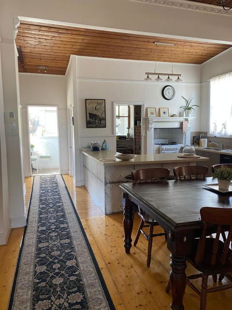 R&R Blue Diamond Luxury Cottage Maryborough, Vic - Tourism TAS 3