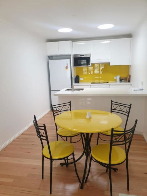 Race Course Apartments - Tourism TAS 2