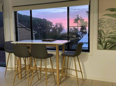 Rainbow Beachhouse - Deluxe, Pristine Location - Hobart Tourism 1