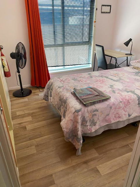 Red Cottage FEMALE ONLY BUDGET STAYS With Bedroom Plus Private Kitchenette Room - Hobart Tourism 0