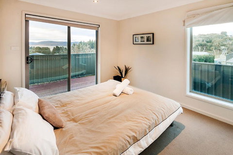 Aspect 2/8a Poly Cow Lane - Tourism TAS 1