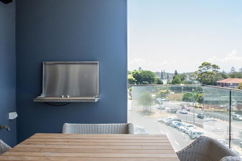 Astina Suites, Forster - Hobart Tourism 3