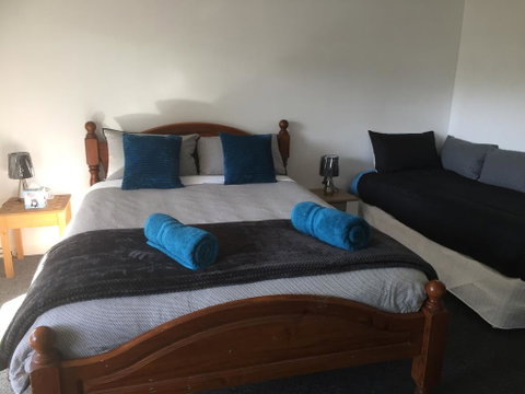 At HOME On HOLMES - Tourism TAS 1