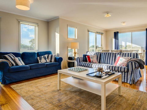 At The Beach - Hobart Tourism 3