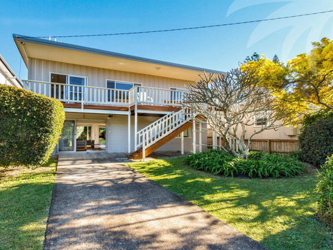 At Tintagel - Tourism TAS 0