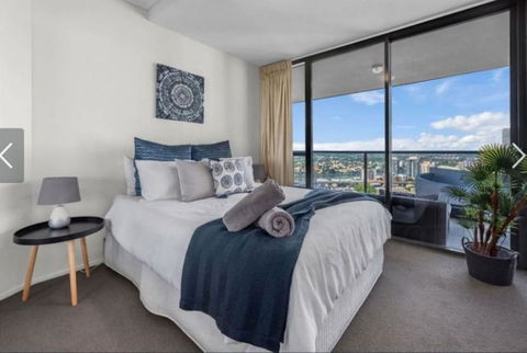 AU1 - Long Stay W Balcony RiverViews Fast WiFi - Tourism TAS 3