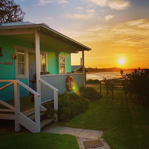 Aurora Beachfront Cottage - Hobart Tourism 3