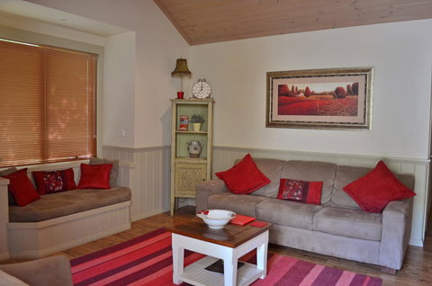 Autumn Affair Cottage 5 - Tourism TAS 2