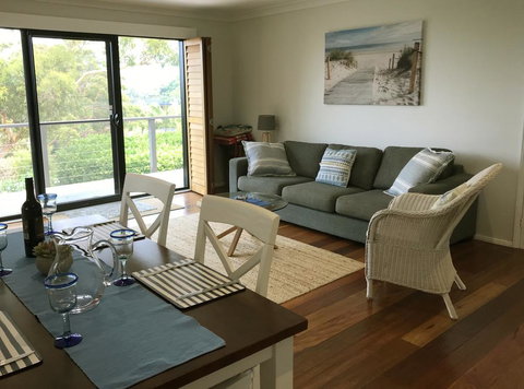 Avalon Seashells 2 Bedroom Apartment With Pool - Tourism TAS 2