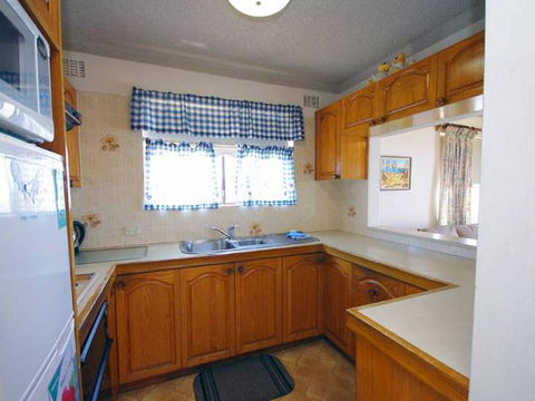 Avilla Court 2 - Hobart Tourism 1