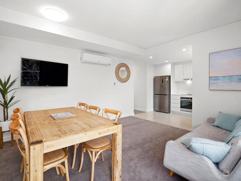 Avoca Beach Pad- 210/14-18 Cape Three Points Rd - Hobart Tourism 1