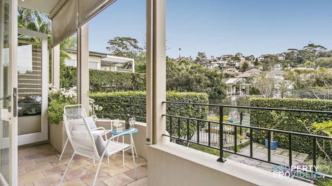 Awaba Aquatic - Footsteps To Balmoral Beach - Tourism TAS 3