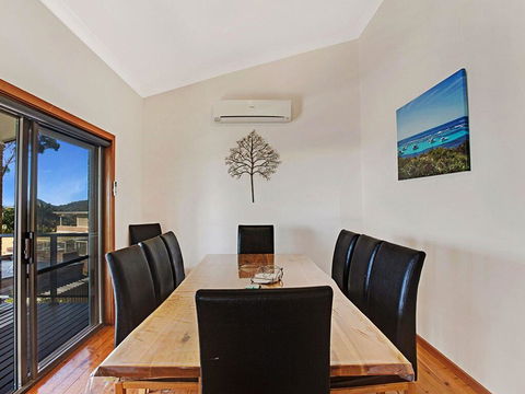 Away @ Nelson Bay, 29 Wollomi Ave - Incredible Water Views, Pet Friendly, WIFI & Aircon - Hobart Tourism 3