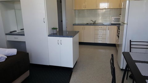 AZA Motel - Hobart Tourism 3