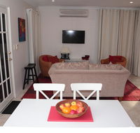 Azalea Villa - Close to the City of Perth - Hobart Tourism
