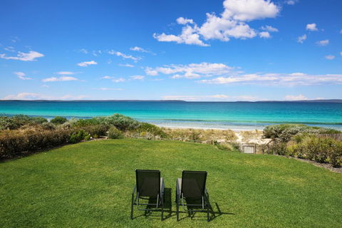 Azure Absolute Beachfront - Pet Friendly - Tourism TAS 1