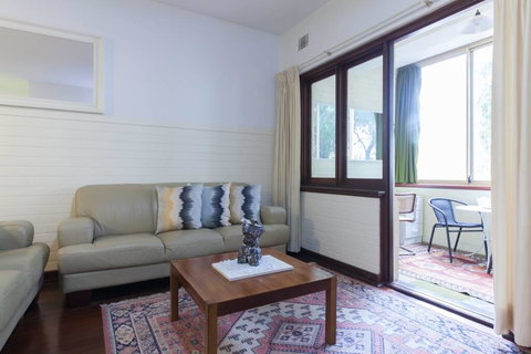 B2 Broadway Abode Close To Swan River, UWA & Hospitals - Hobart Tourism 2