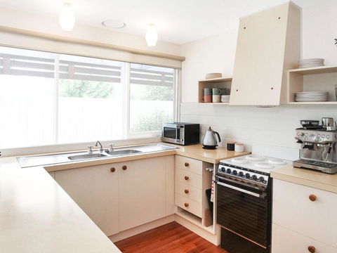 Backyard Bliss - Hobart Tourism 3