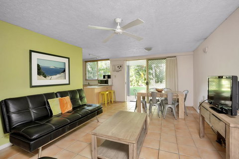 Baden 35 - Rainbow Shores, Walk To Beach, Pools, Tennis Court - Hobart Tourism 0