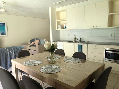 Baden 42 - Rainbow Shores, Ground Floor Unit, Air Conditioned, Overlooking Outdoor Spa - Hobart Tourism 3