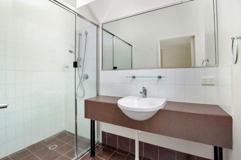 Baden 46 - Rainbow Shores, Walk To Beach, Top Floor, Air Conditioned Unit, Pools - Hobart Tourism 2