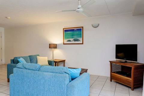 Baden 50 - Rainbow Shores, Swimming Pool, Walk To Beach, Tropical Surroundings - Hobart Tourism 3