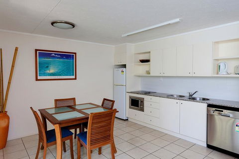 Baden 50 - Rainbow Shores, Swimming Pool, Walk To Beach, Tropical Surroundings - Hobart Tourism 0
