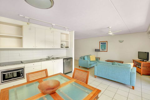 Baden 61 - Rainbow Shores, Air Conditioned Unit, Walk To Beach, Pool, Tennis Court - Hobart Tourism 0