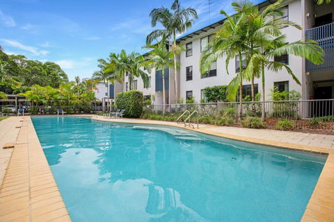 Baden 77 - Rainbow Shores, Pools, Outdoor Spa, Walk To Beach - Hobart Tourism 1