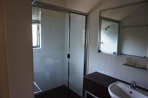 Baden 80 - Rainbow Shores, Air Conditioned Unit, Top Floor, Walk To Beach - Hobart Tourism 0