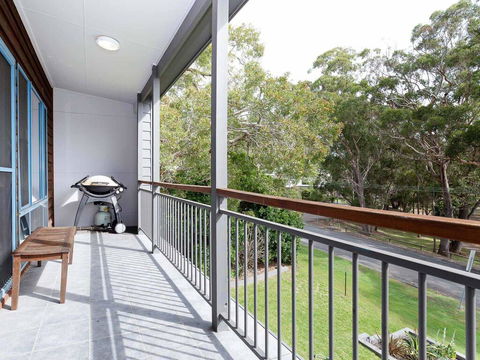 Baggies On Dutchies', 9 Burbong Street - Large House With Aircon, Boat Parking & Waterviews - Hobart Tourism 2