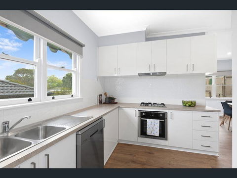 BALLARAT CLOSE 2 CBD + HOSPITAL+3BR HOME+NETFLIX + WiFi + Gift - Tourism TAS 3